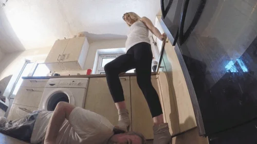 C H E L S E A - Chelsea Head Trampling In Boots FLOOR CAM