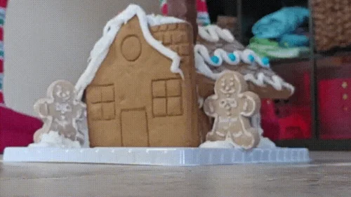 Roxxxy Renee - Giantess Tramples Gingerbread House