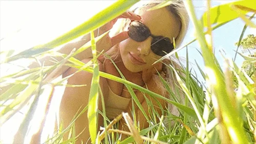Winzlings Shrinking Clips - Ashanti: A Giantess in the Nature - 4 Little Episodes 6K VR 360