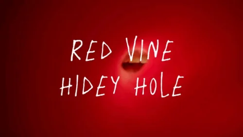 Ladykassandra - Red Vine Hidey Hole