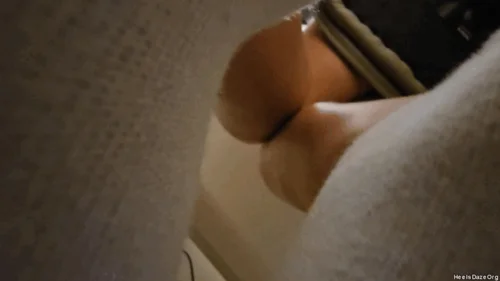 Heels Daze Org - Unaware Giantess Working on Laptop in Socks Pt 11