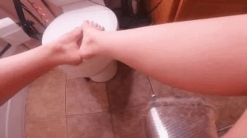 Naturestwisted Adventures - POV tiny man shaves giantess legs, pussy & armpits 2