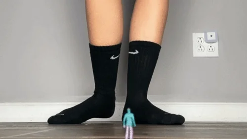 Giantess Ashton - Dark Sole
