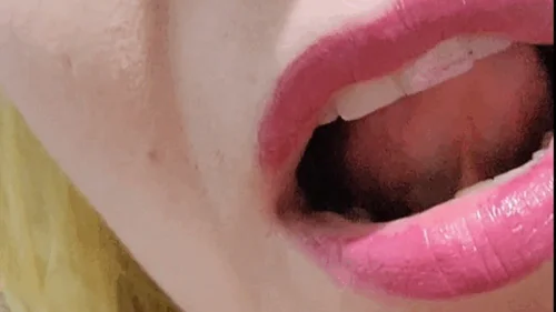 Giantghost - A shrink in the room of the giantess Lucya