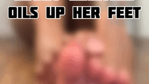 Big Ebony Ass And Pretty Feet - Ebony Giantess Oils up her feet