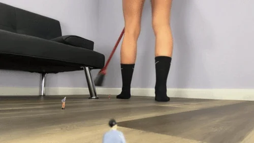 Giantess Ashton - Swept Away (Unaware)