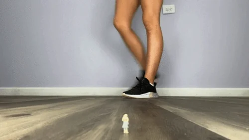 Giantess Ashton - Consolation Prize