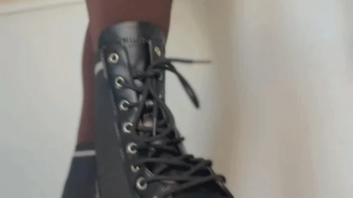 Big Ebony Ass And Pretty Feet - Big foot in black boots long legs Ebony Giantess food crushing
