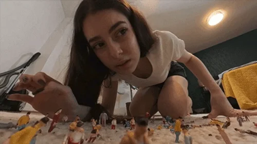 Winzlings Shrinking Clips - Maryanas Minimen Carnage (Cruel, Toy Figures) 6K VR360