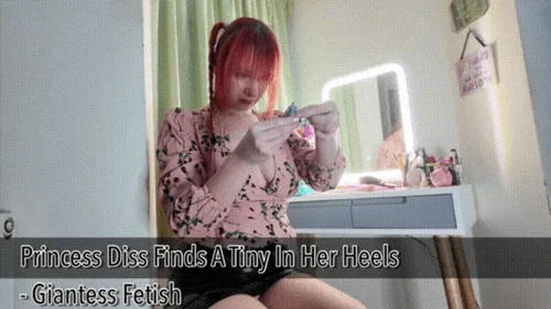 Princessdiss - Princess Diss Finds A Tiny In Her Heels - Giantess Fetish