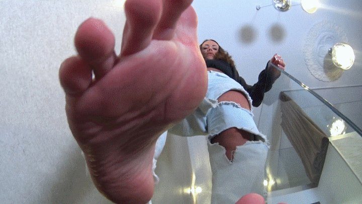 Natural Born Dommes Megastore - VALENTINA - Under My Big Sexy Soles - Amazon Giantess